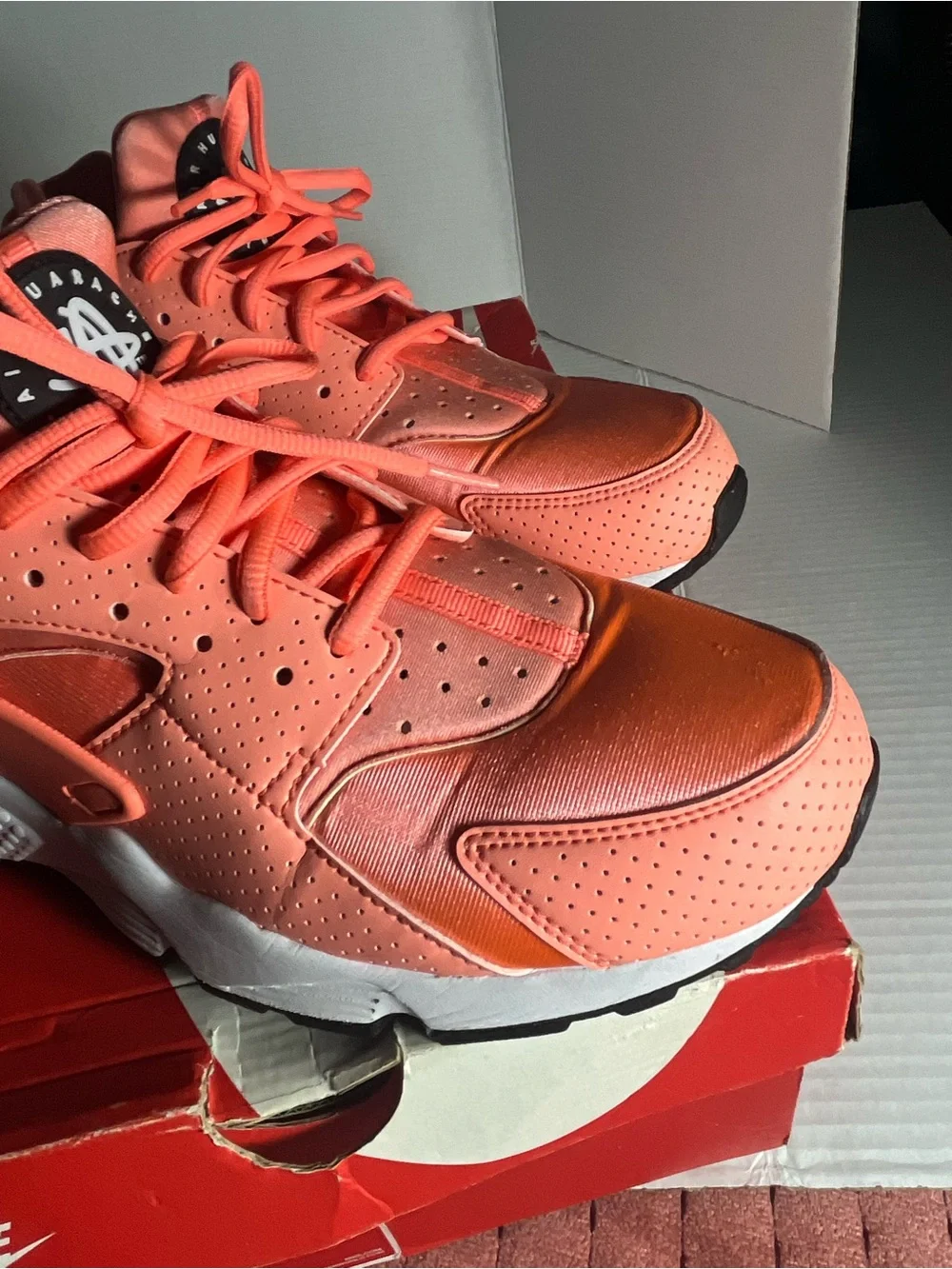 Nike Kids Coral/Orange Huarache Sneakers